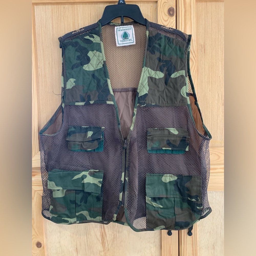Northwest Territory Brown/Green Camouflage Small Game Vest